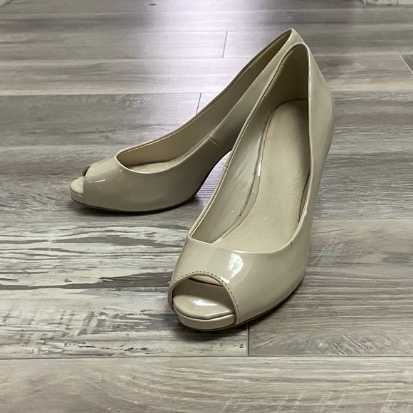 LeChateau Patent Peep Toe Pumps - Picture 3 of 8